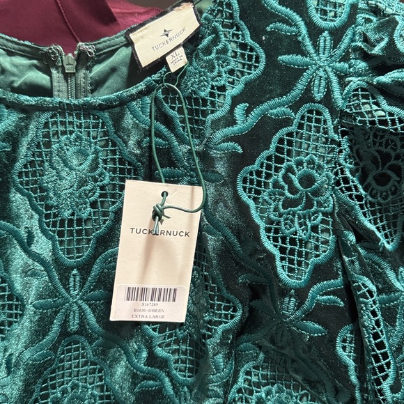 Elegant Green Lace Dress - Picture 6 of 7